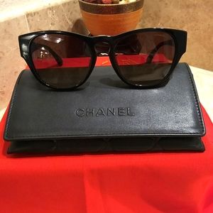 💯 AUTHENTIC CHANEL SUNGLASSES WITH CHANEL LEATHER CASE